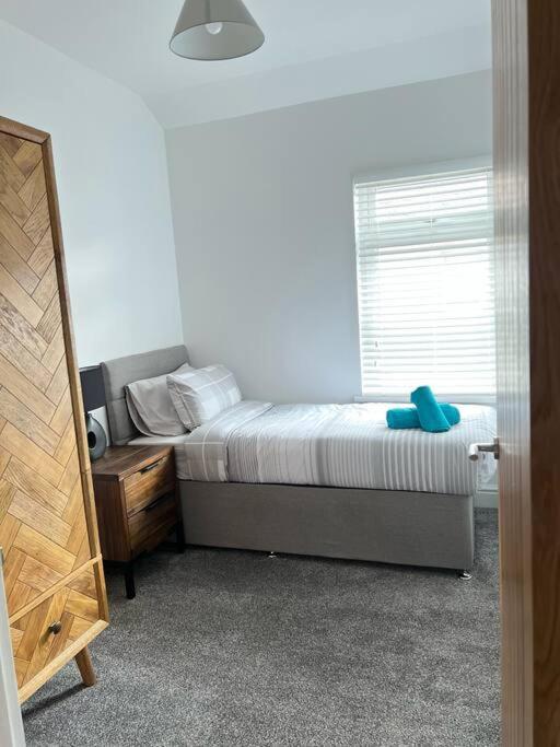 Clare Street - 3 Bedroom House With Private Parking Мърдър Титфил Екстериор снимка