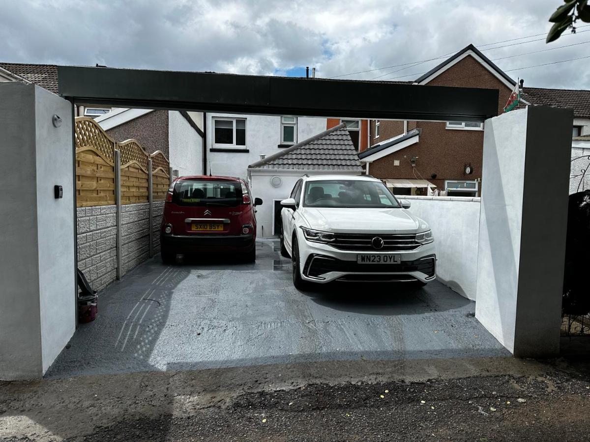 Clare Street - 3 Bedroom House With Private Parking Мърдър Титфил Екстериор снимка